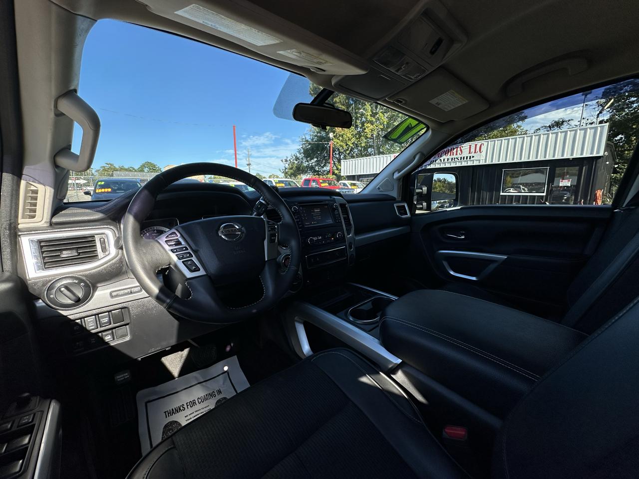 Nissan Titan 4x4 Crew Cab PRO-4X 2017