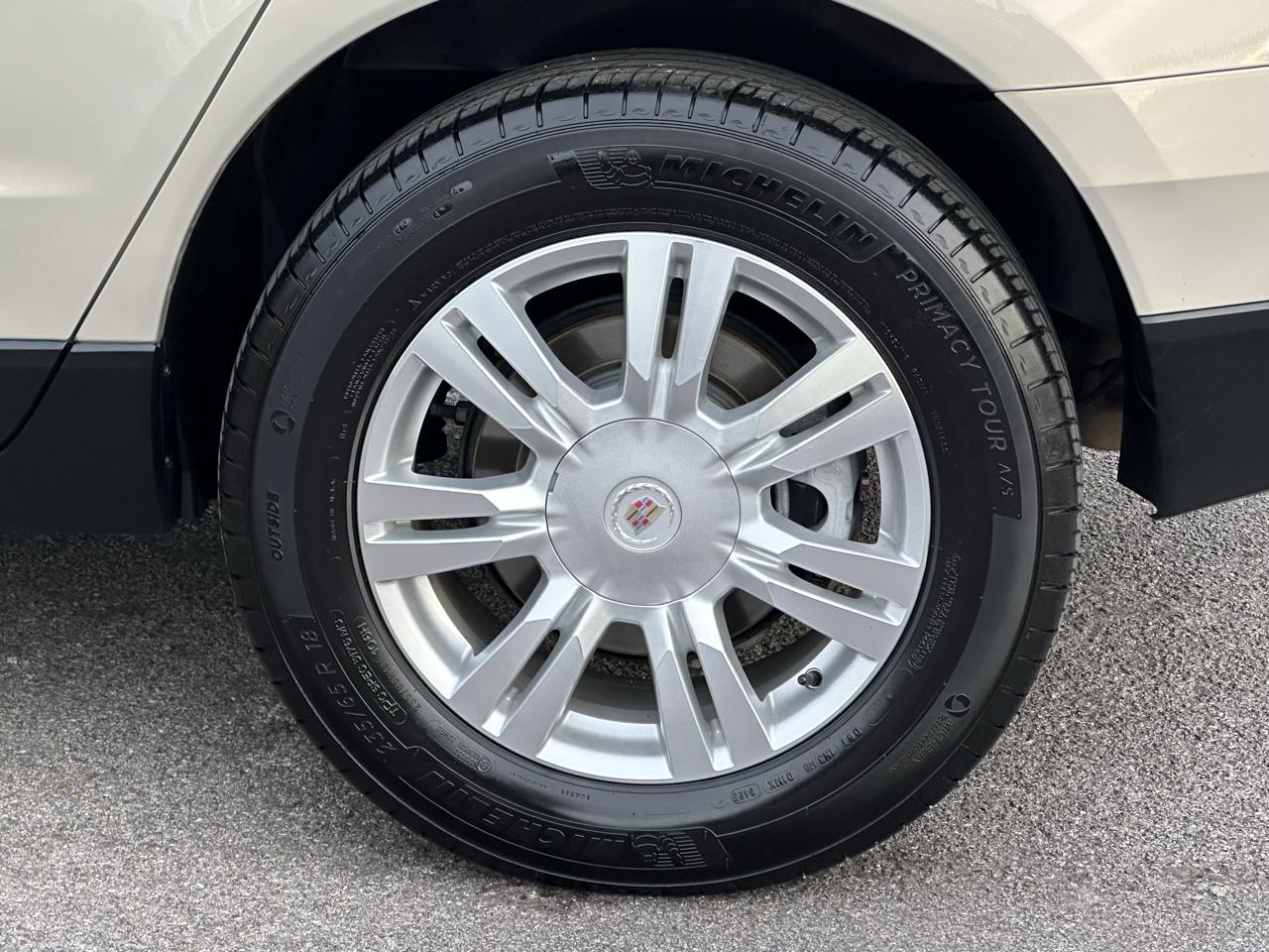 Cadillac SRX FWD 4dr Luxury Collection 2011