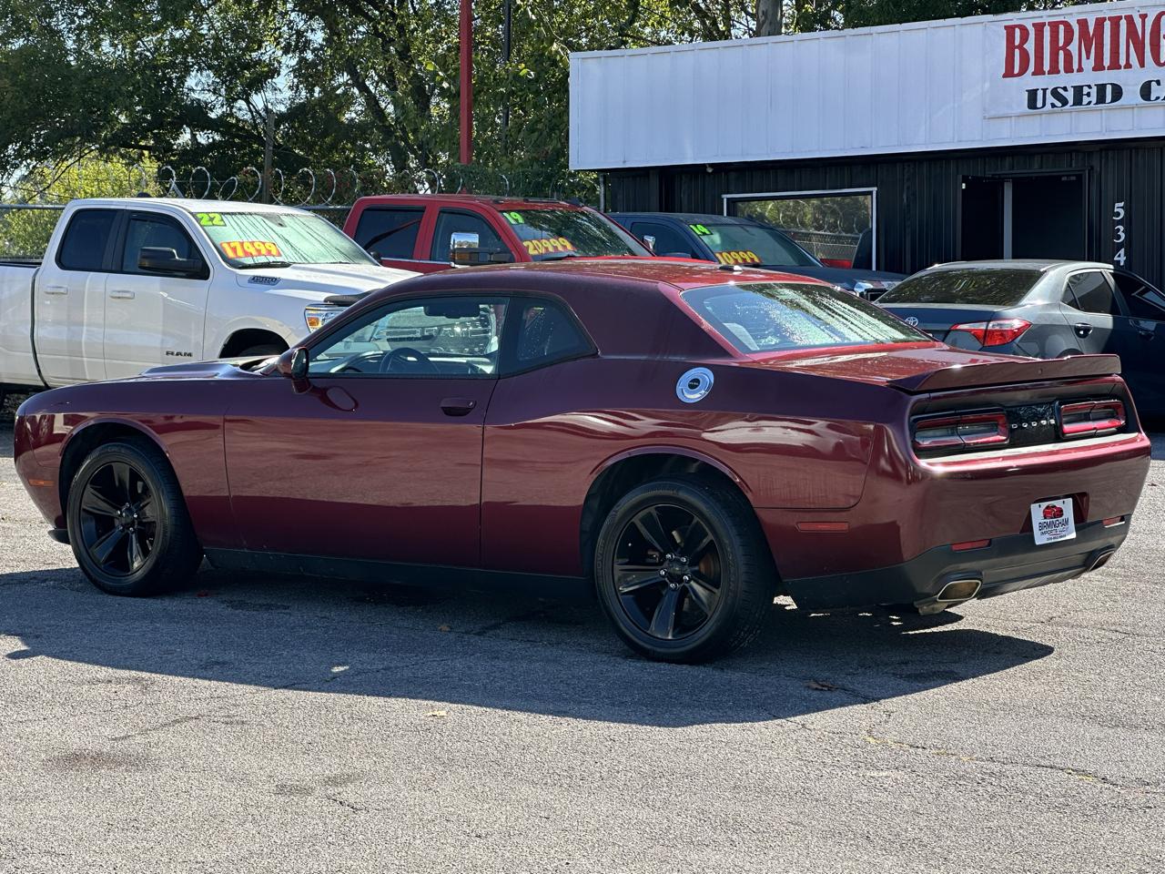Dodge Challenger SXT RWD 2019