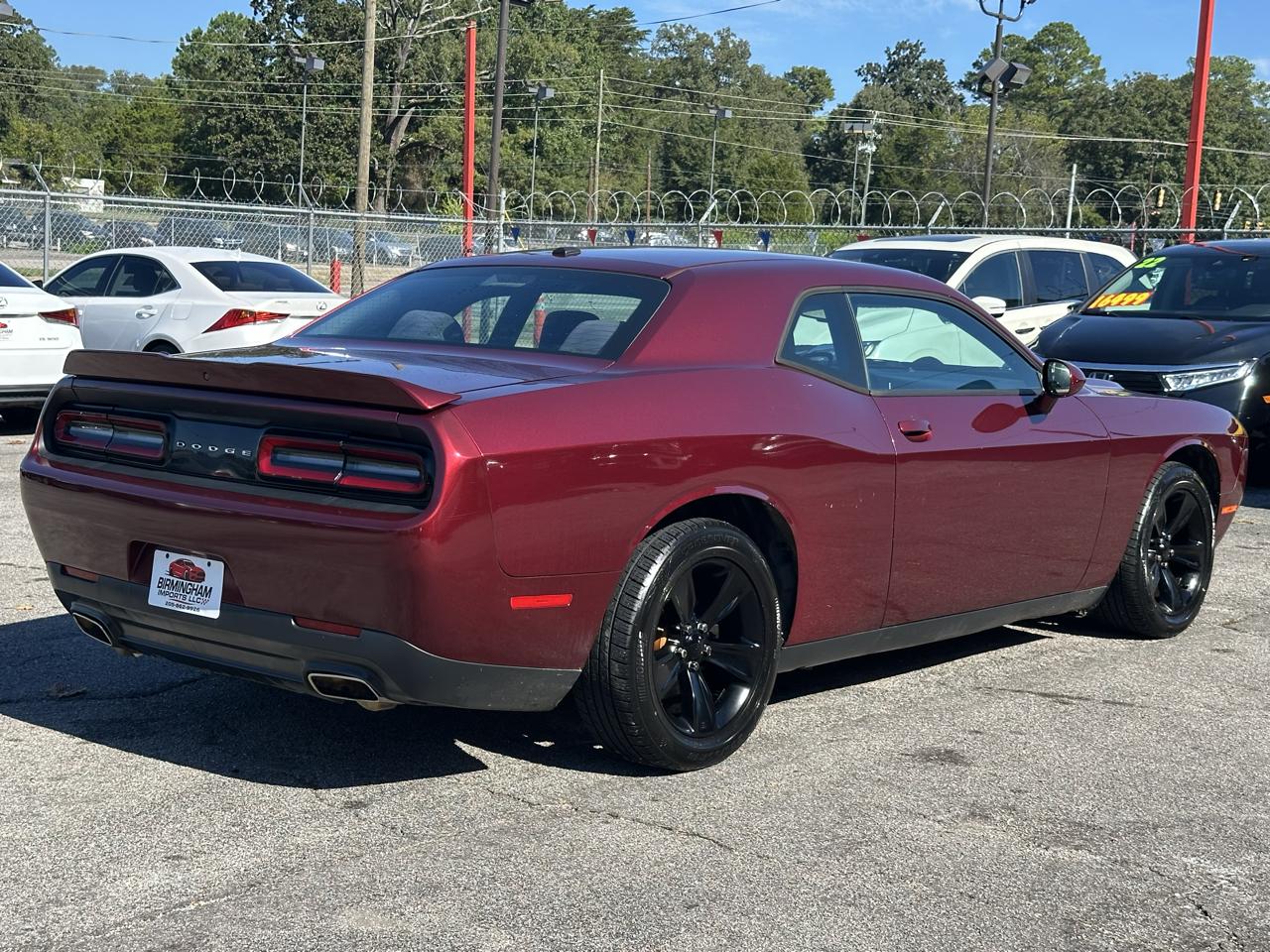Dodge Challenger SXT RWD 2019