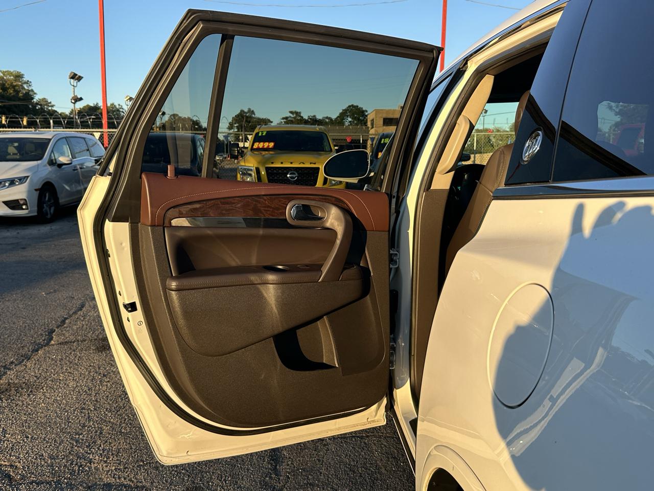 Buick Enclave FWD 4dr Leather 2014