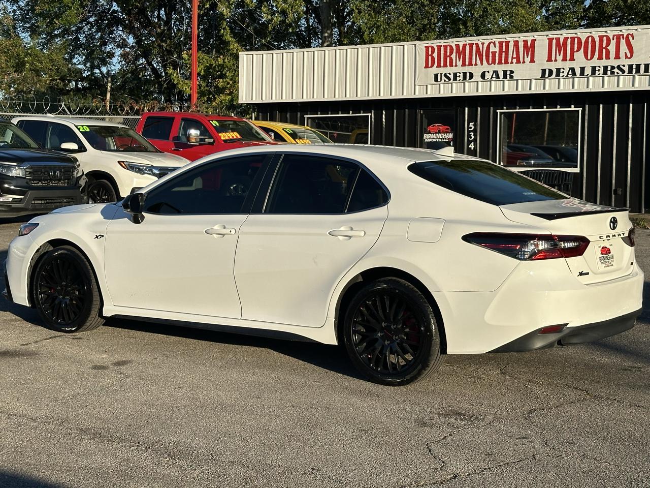 Toyota Camry Hybrid SE Nightshade CVT (Natl) 2023