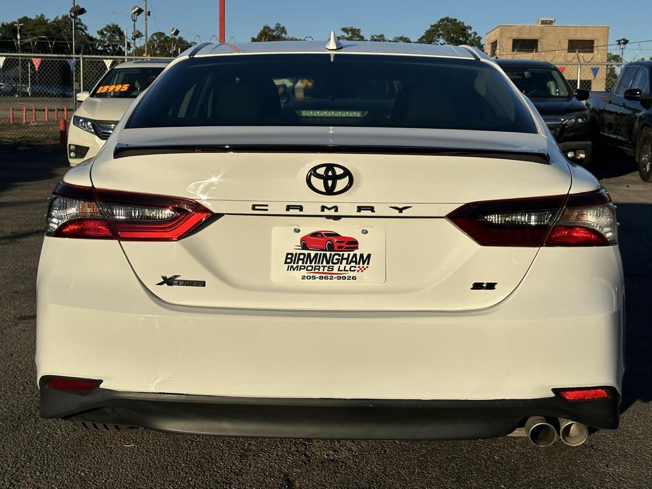 Toyota Camry Hybrid SE Nightshade CVT (Natl) 2023