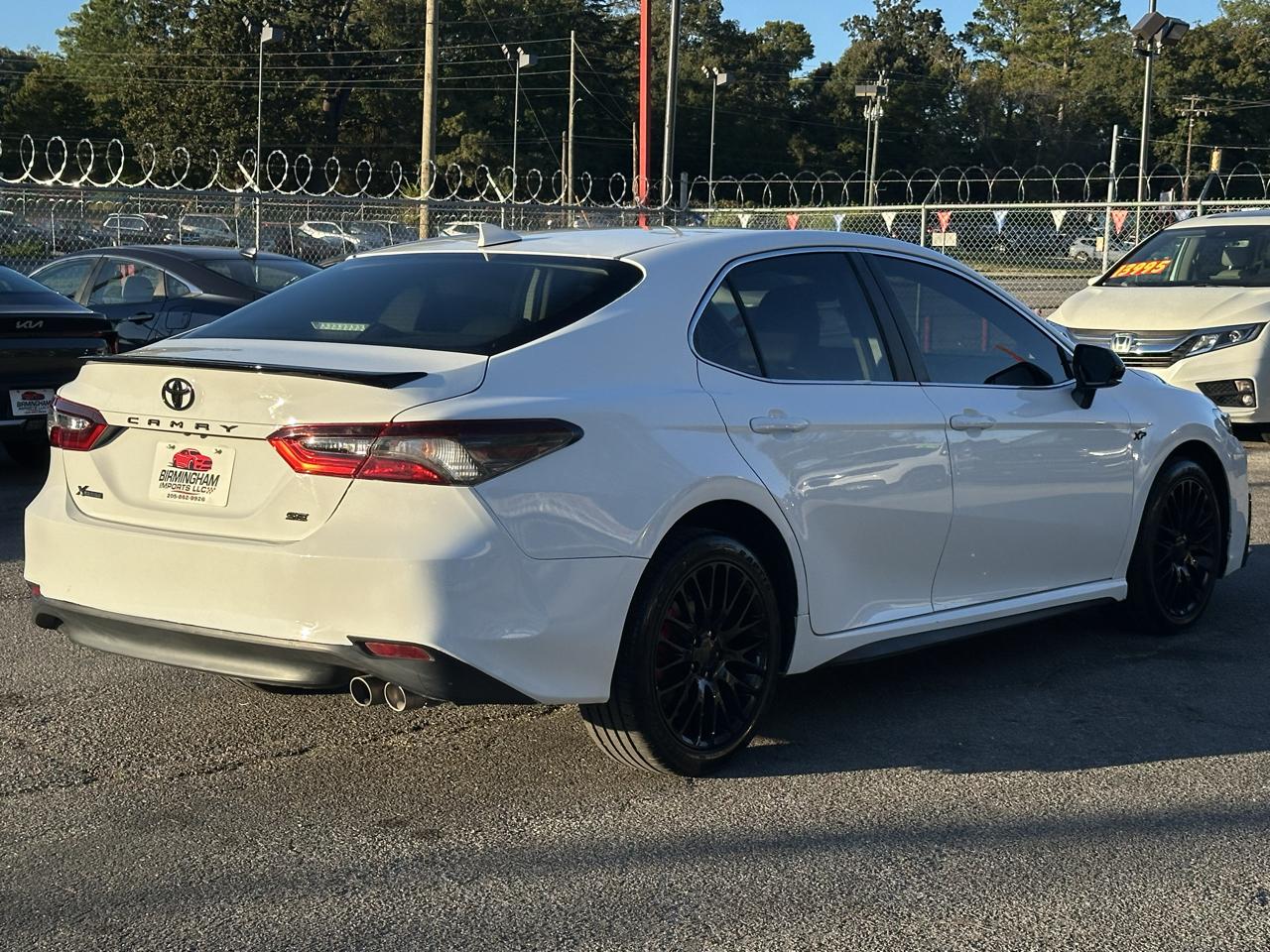 Toyota Camry Hybrid SE Nightshade CVT (Natl) 2023