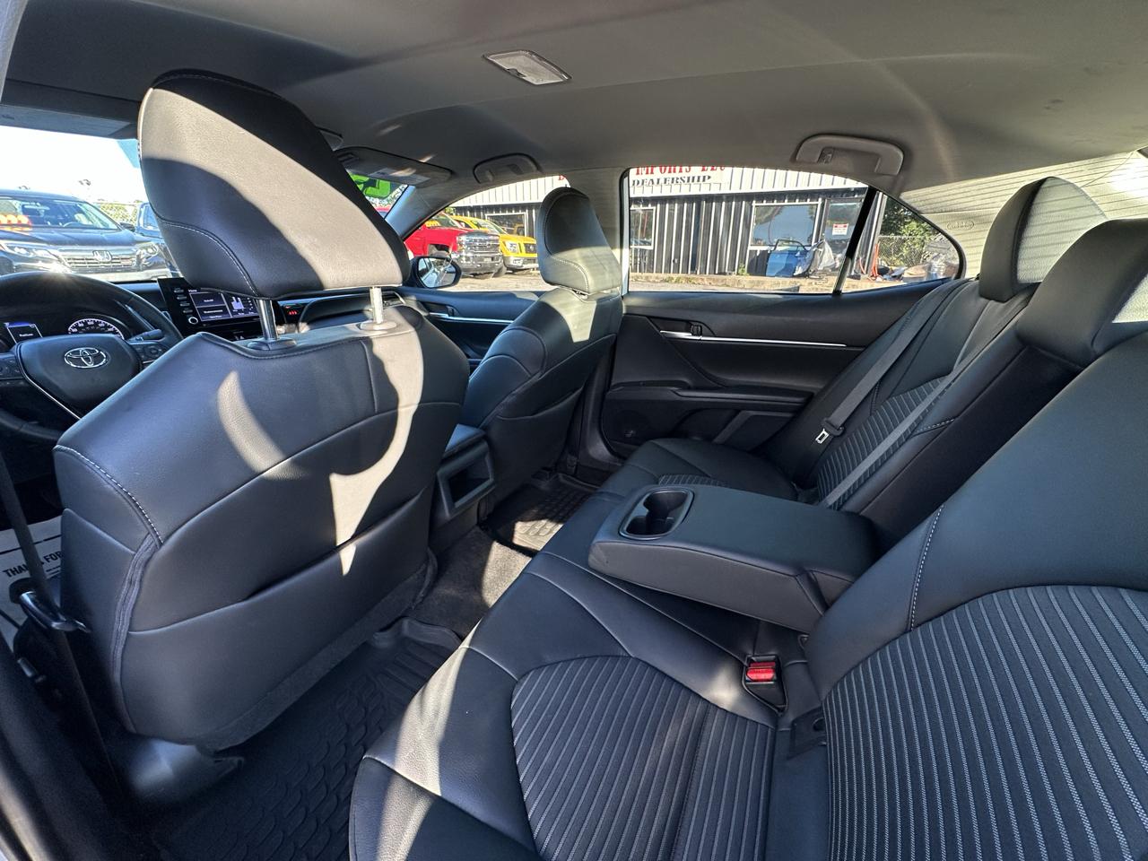 Toyota Camry Hybrid SE Nightshade CVT (Natl) 2023