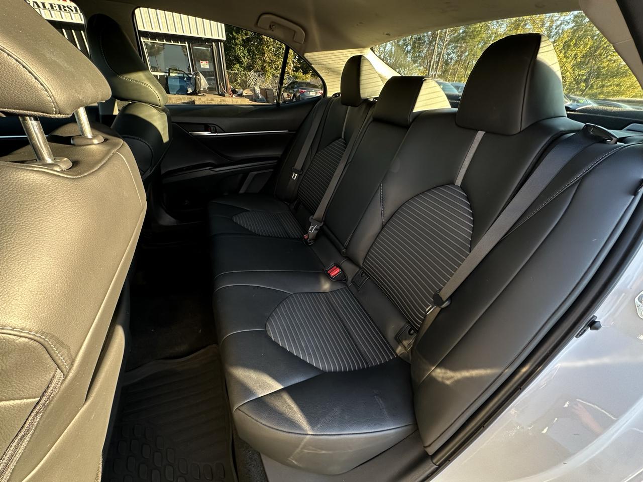 Toyota Camry Hybrid SE Nightshade CVT (Natl) 2023