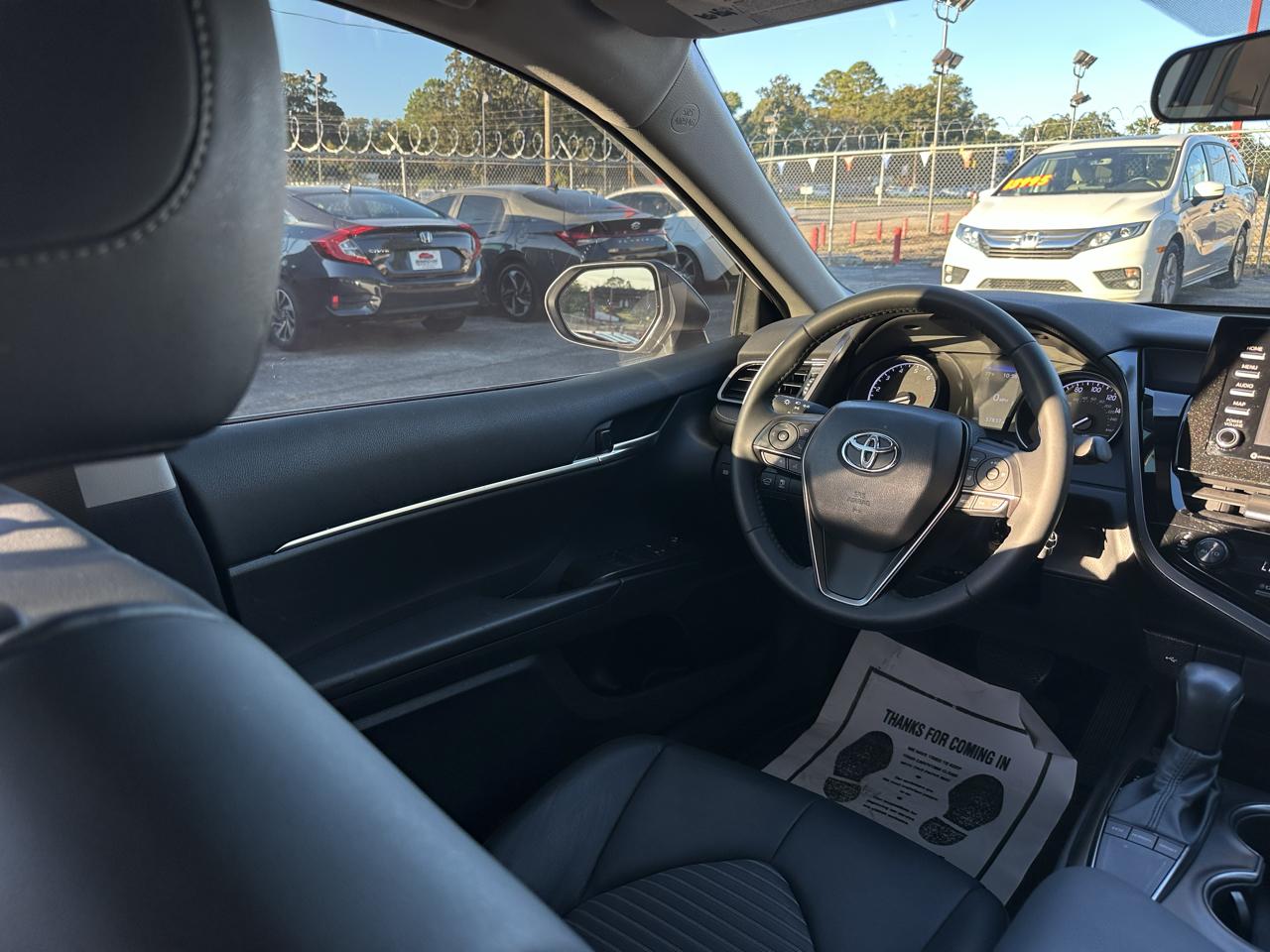 Toyota Camry Hybrid SE Nightshade CVT (Natl) 2023