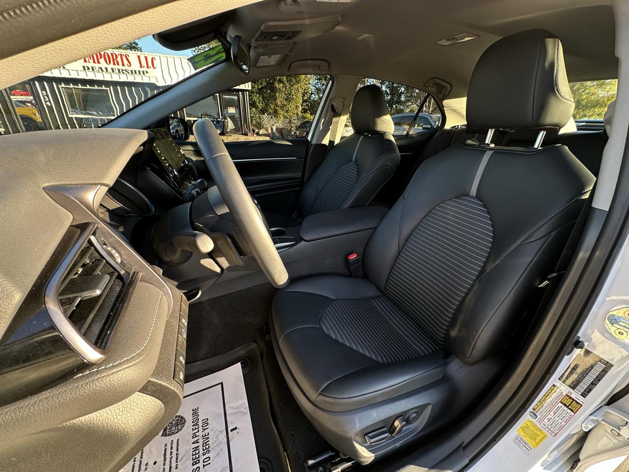 Toyota Camry Hybrid SE Nightshade CVT (Natl) 2023