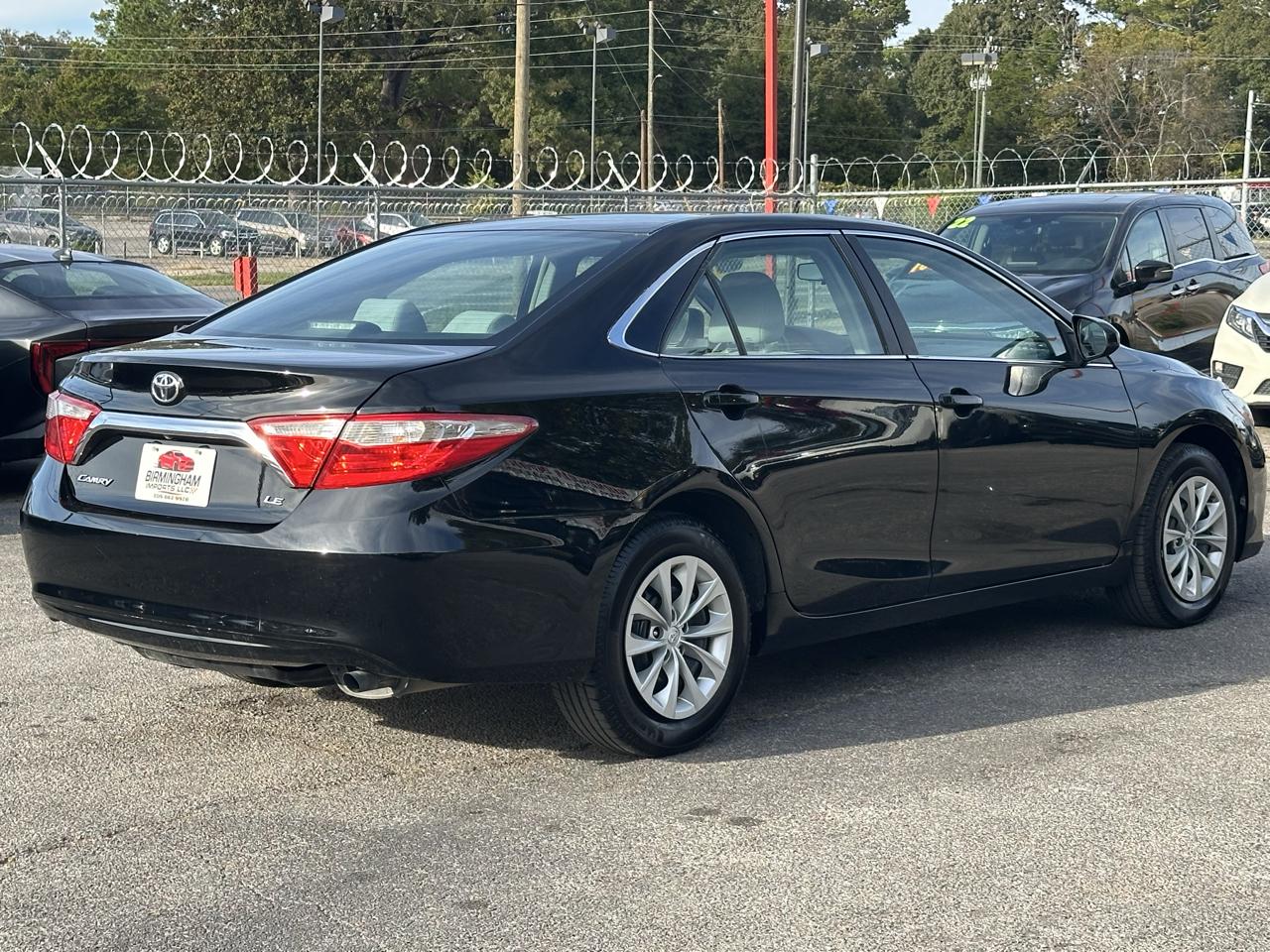 Toyota Camry XLE Auto (Natl) 2017