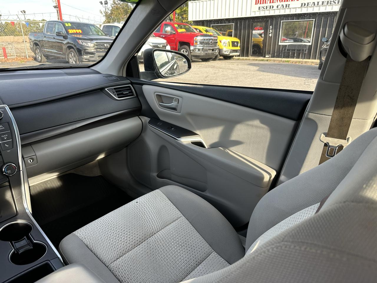 Toyota Camry XLE Auto (Natl) 2017