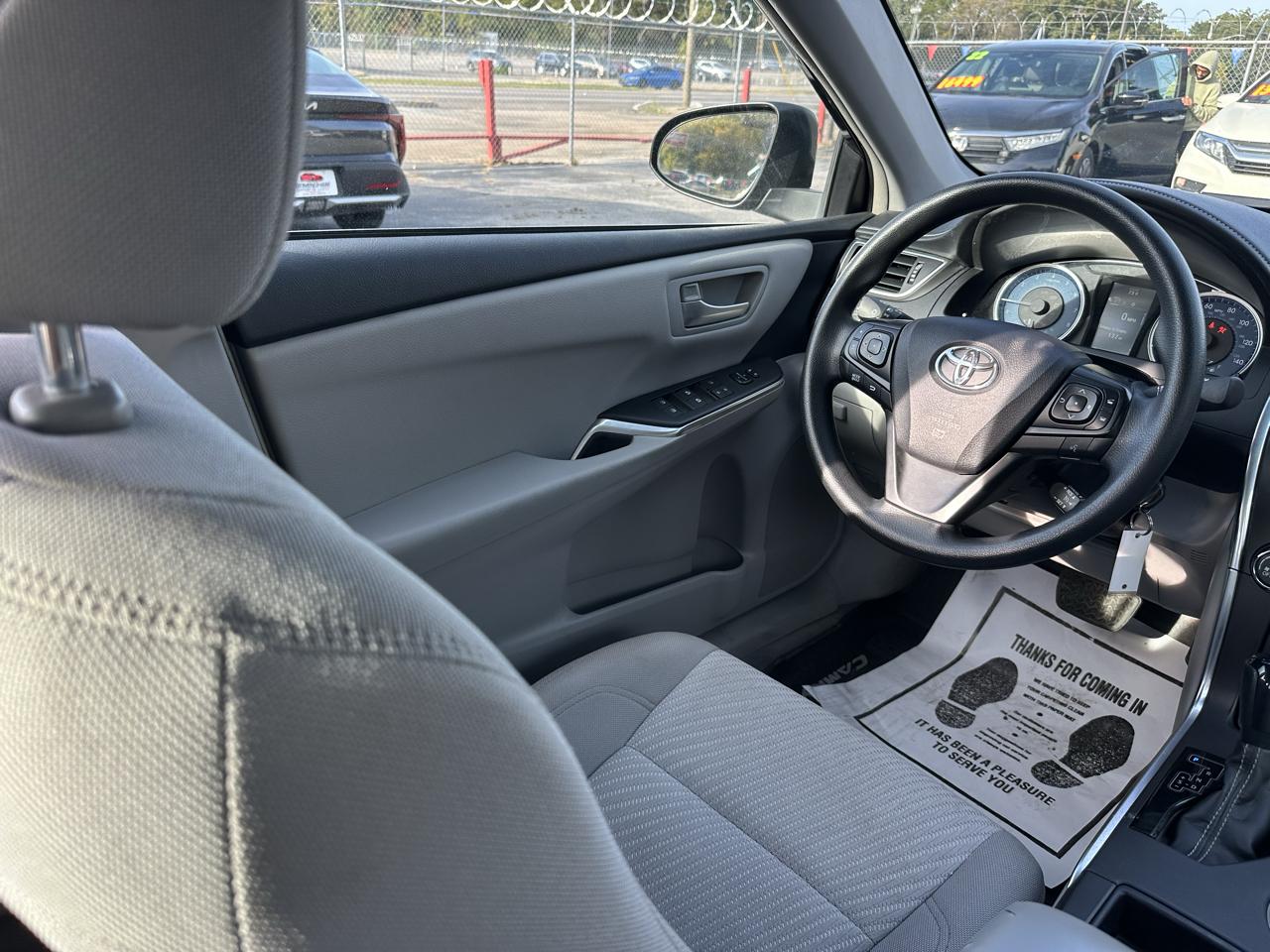 Toyota Camry XLE Auto (Natl) 2017