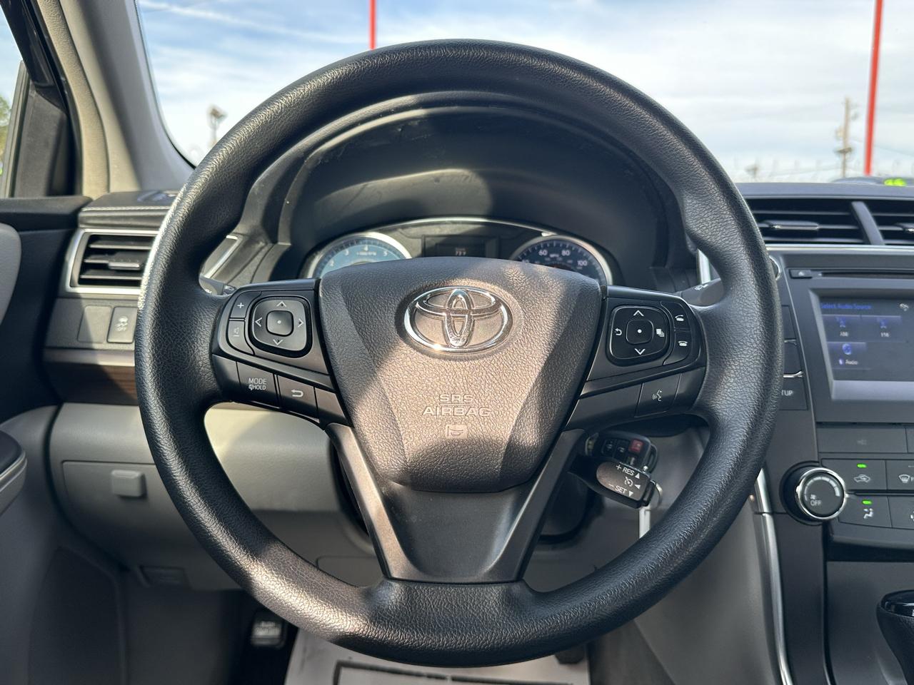 Toyota Camry XLE Auto (Natl) 2017