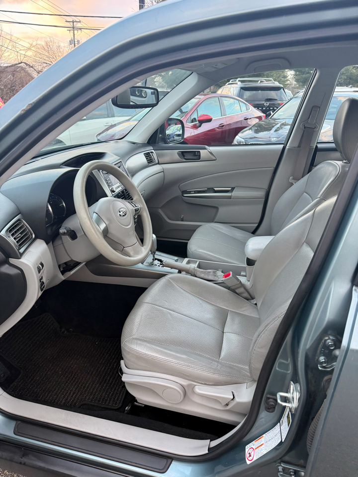 Subaru Forester 2.5 X Premium Package 2011