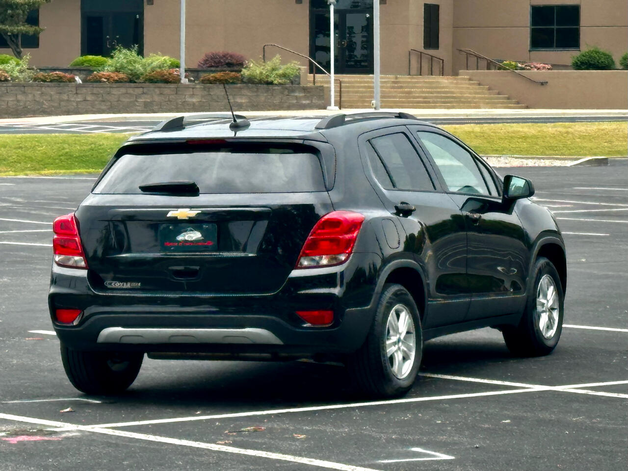 2021 Chevrolet Trax LT photo 2