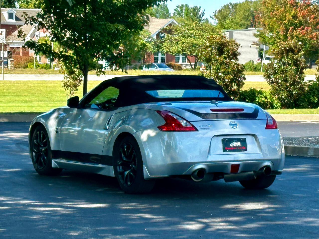 2017 Nissan Z photo 4