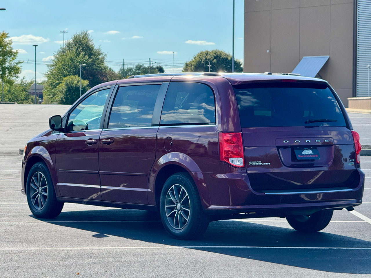 2017 Dodge Grand Caravan SXT photo 2
