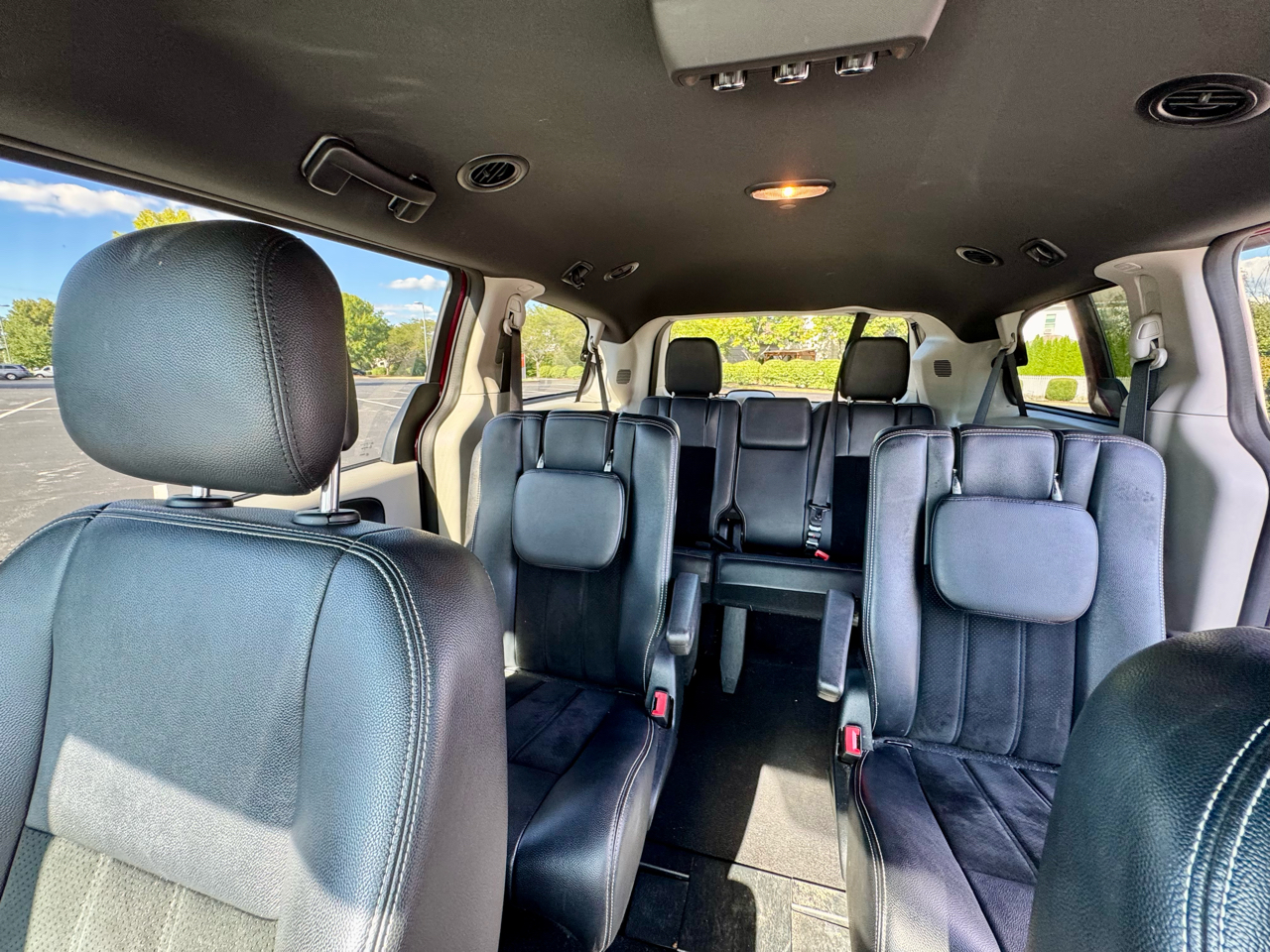 2017 Dodge Grand Caravan SXT photo 6