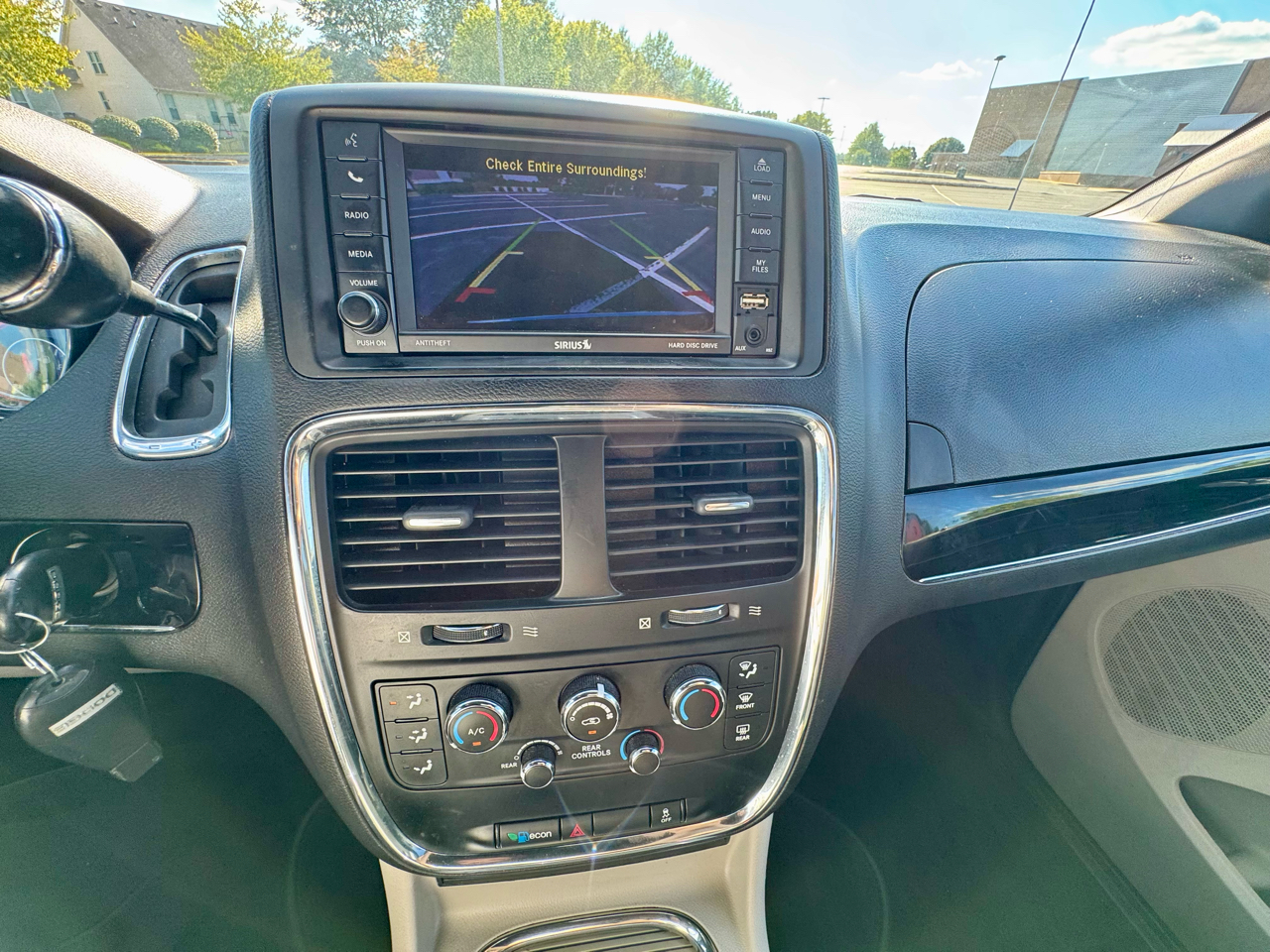 2017 Dodge Grand Caravan SXT photo 9