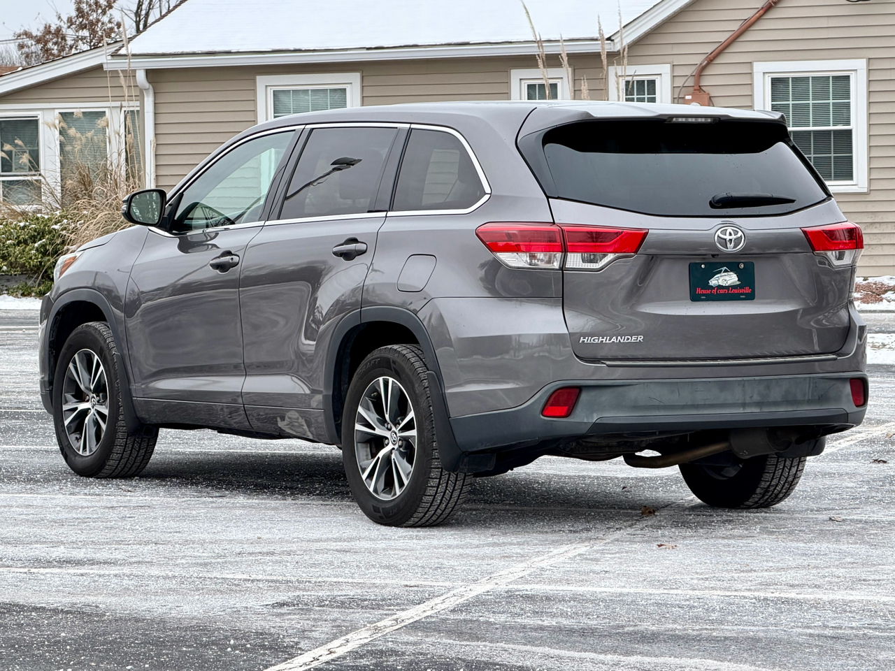 Toyota Highlander LE I4 FWD (Natl) 2017