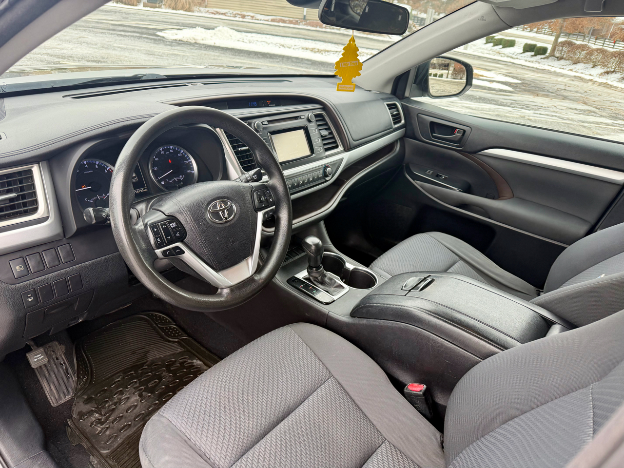 Toyota Highlander LE I4 FWD (Natl) 2017