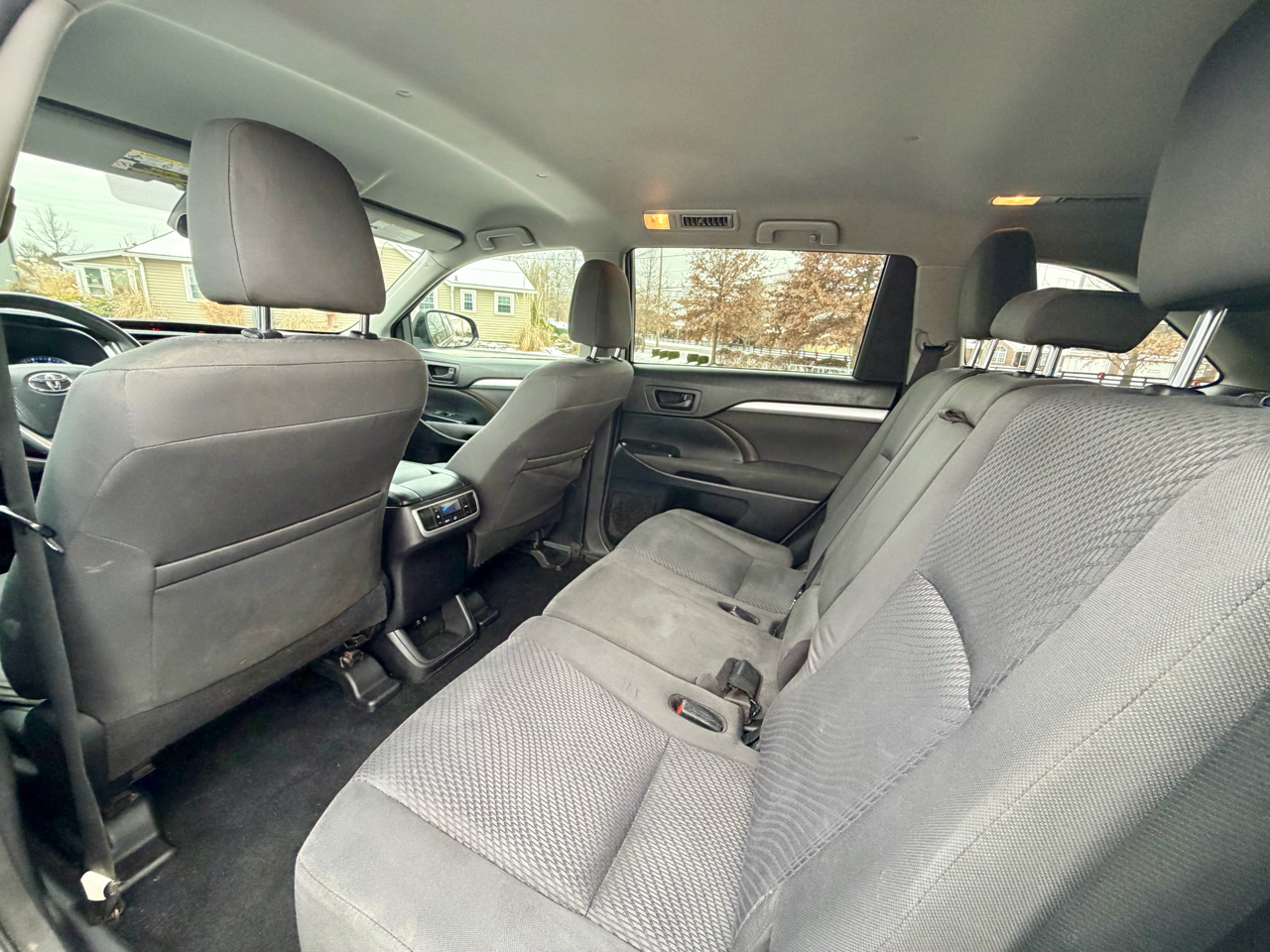 Toyota Highlander LE I4 FWD (Natl) 2017