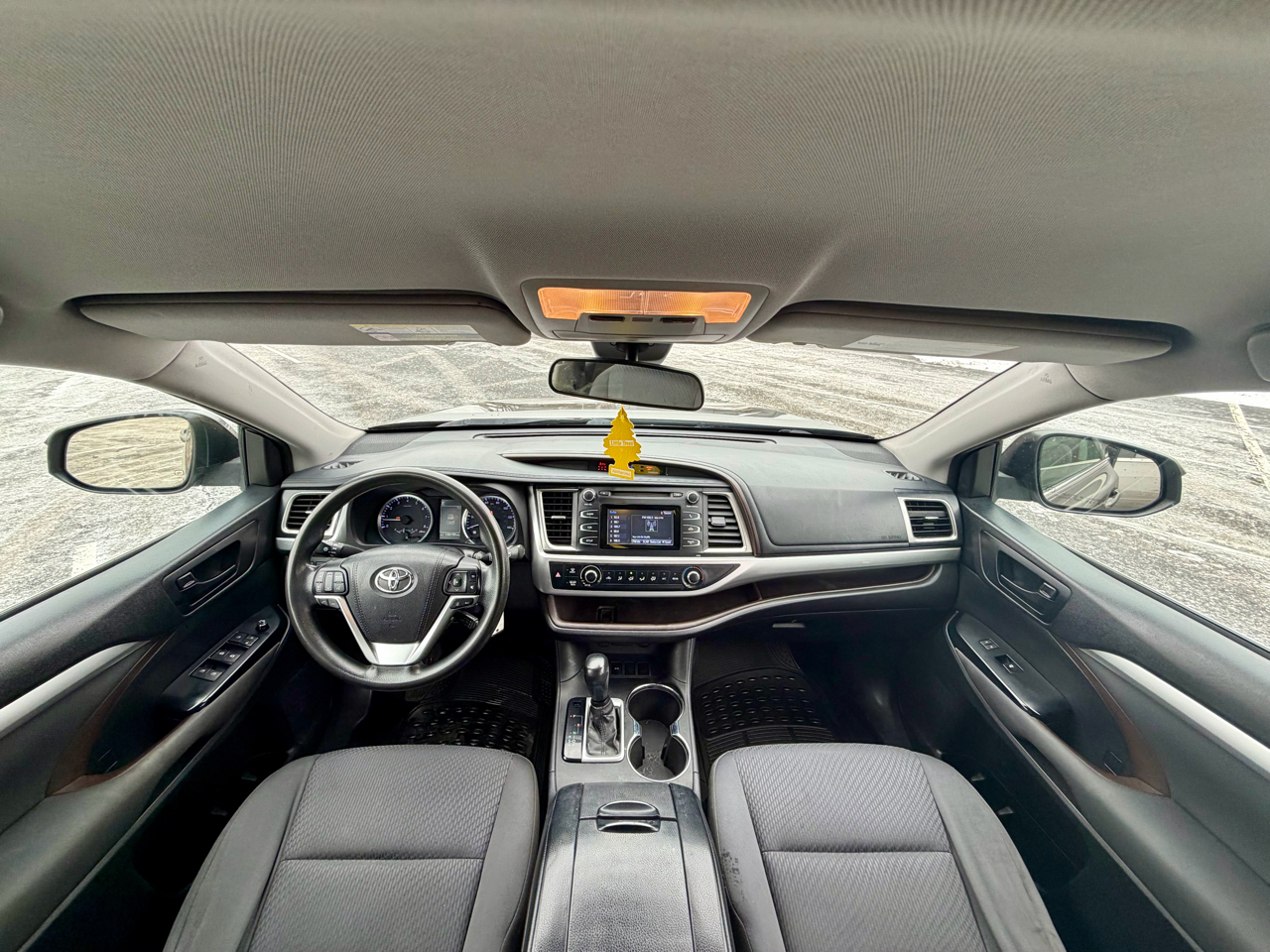 Toyota Highlander LE I4 FWD (Natl) 2017