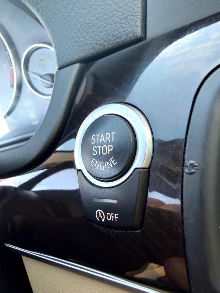 BMW 5 Series 4dr Sdn 535i xDrive AWD 2013