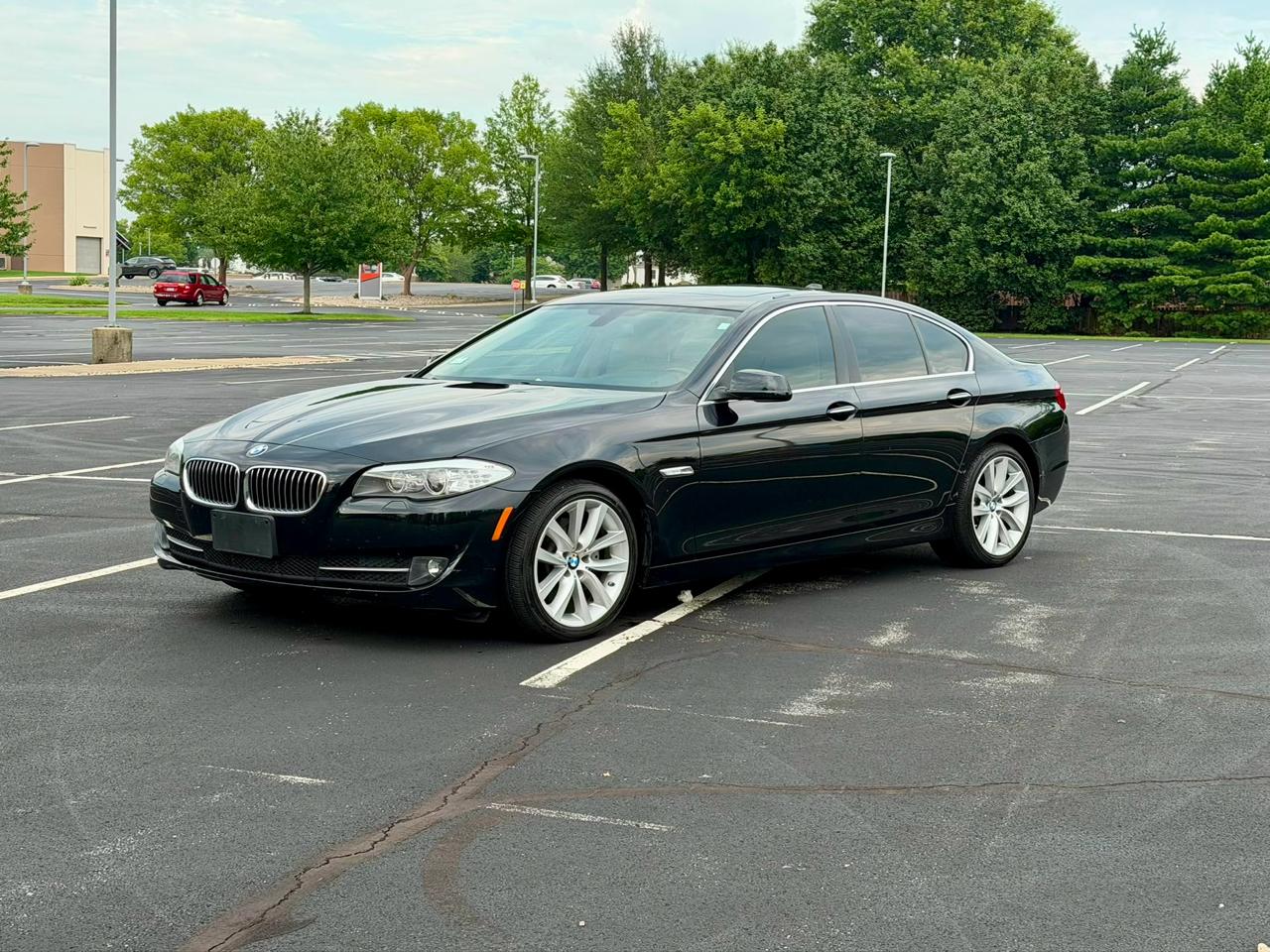BMW 5 Series 4dr Sdn 535i xDrive AWD 2013