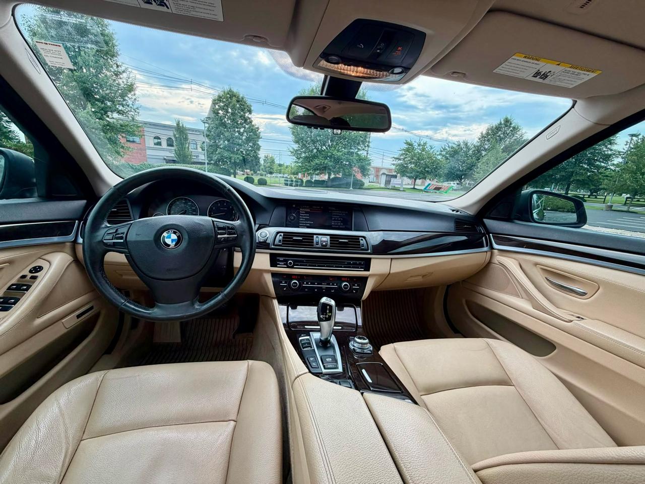 BMW 5 Series 4dr Sdn 535i xDrive AWD 2013