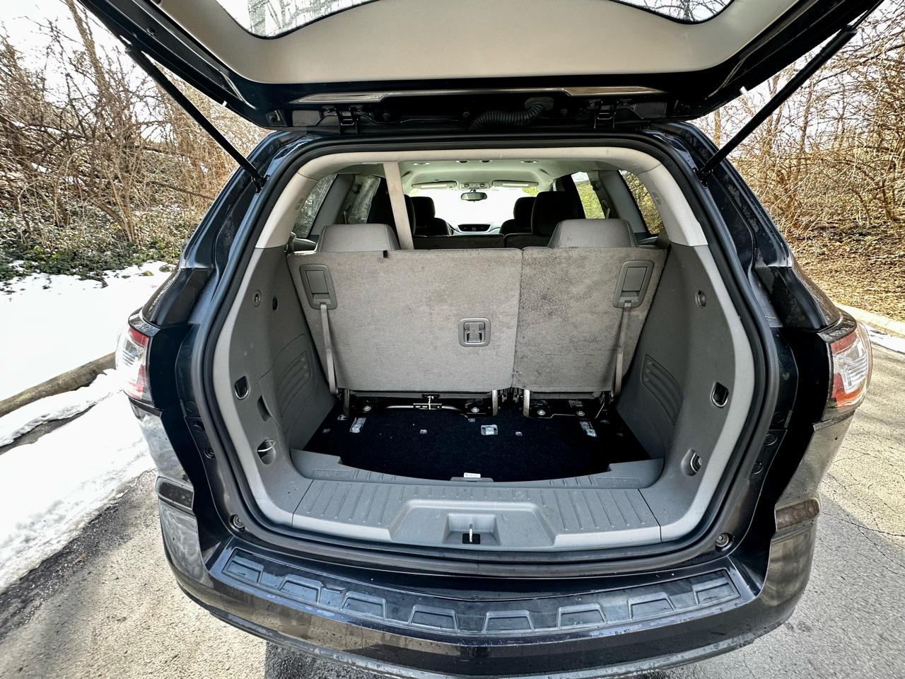 Chevrolet Traverse FWD 4dr LS w/1LS 2017