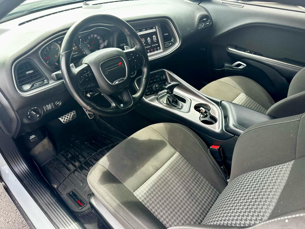 Dodge Challenger GT AWD 2021