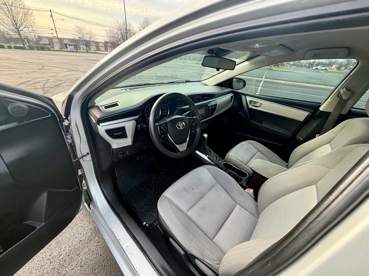 Toyota Corolla 4dr Sdn CVT LE Premium (Natl) 2014