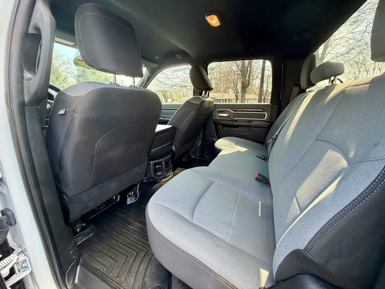 RAM 3500 Big Horn 4x4 Crew Cab 8' Box 2022