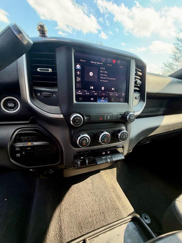 RAM 3500 Big Horn 4x4 Crew Cab 8' Box 2022