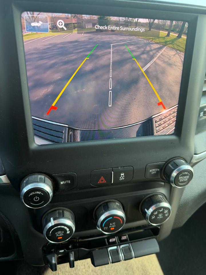 RAM 3500 Big Horn 4x4 Crew Cab 8' Box 2022