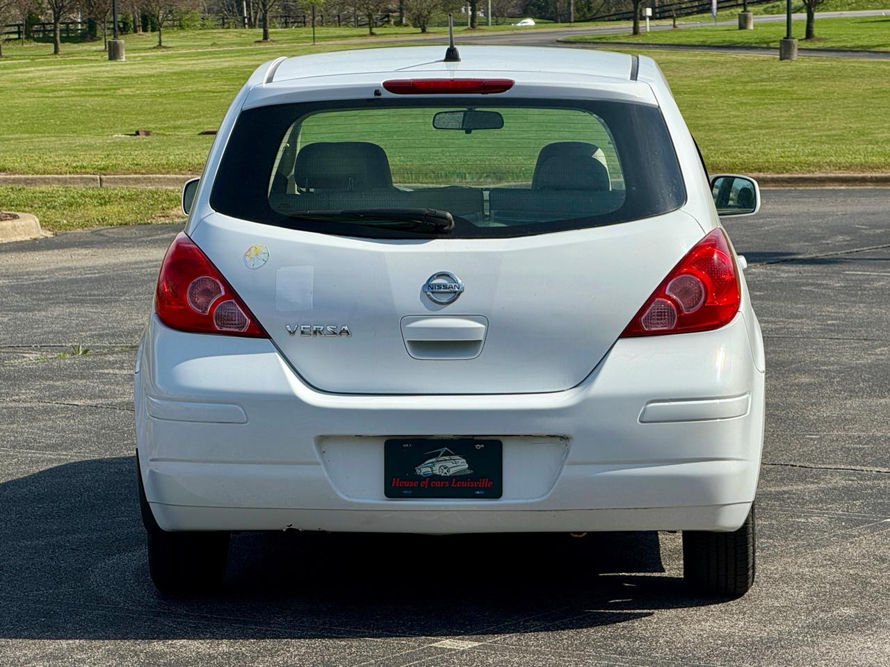 Nissan Versa 5dr HB I4 CVT 1.8 SL 2007