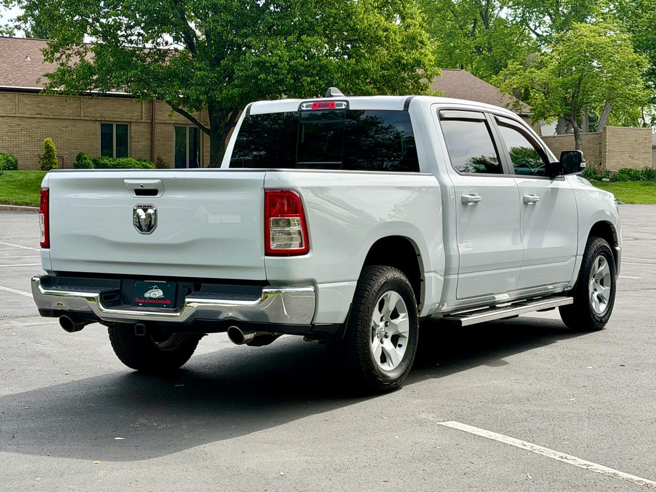 RAM 1500 Big Horn 4x4 Crew Cab 5'7" Box 2021