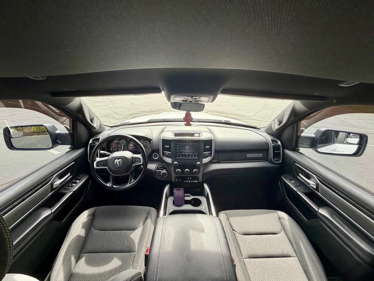 RAM 1500 Big Horn 4x4 Crew Cab 5'7" Box 2021