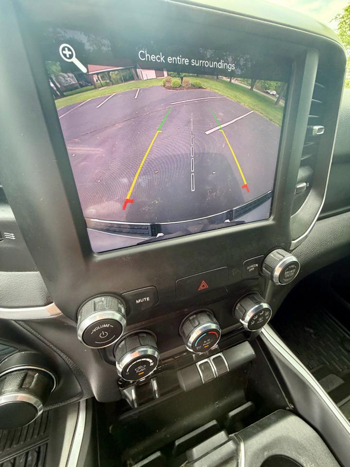 RAM 1500 Big Horn 4x4 Crew Cab 5'7" Box 2021