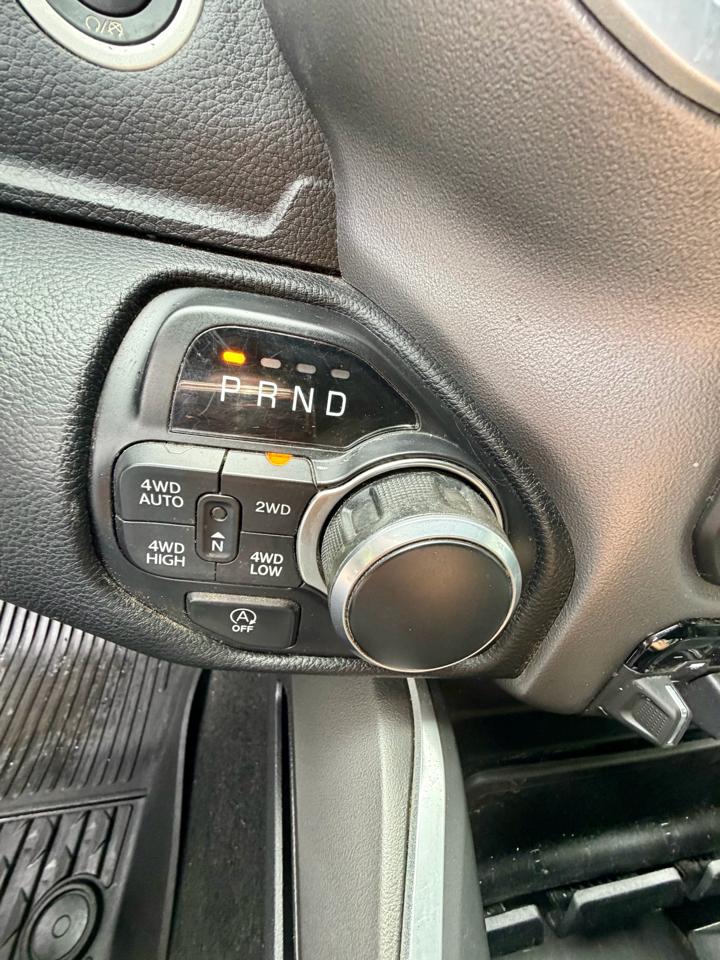 RAM 1500 Big Horn 4x4 Crew Cab 5'7" Box 2021