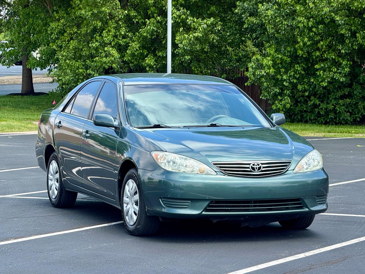 Toyota Camry 4dr Sedan LE 2006