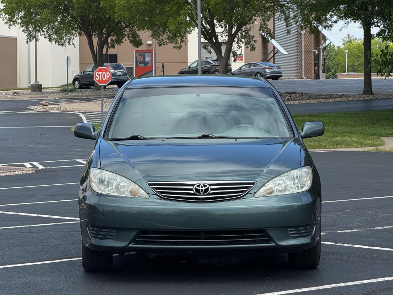 Toyota Camry 4dr Sedan LE 2006