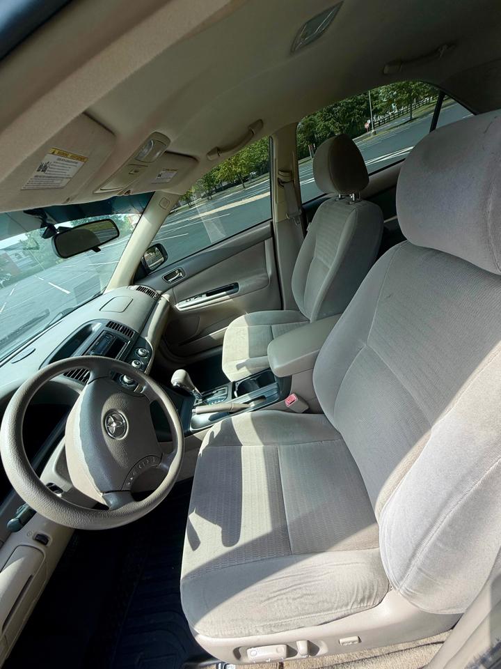 Toyota Camry 4dr Sedan LE 2006