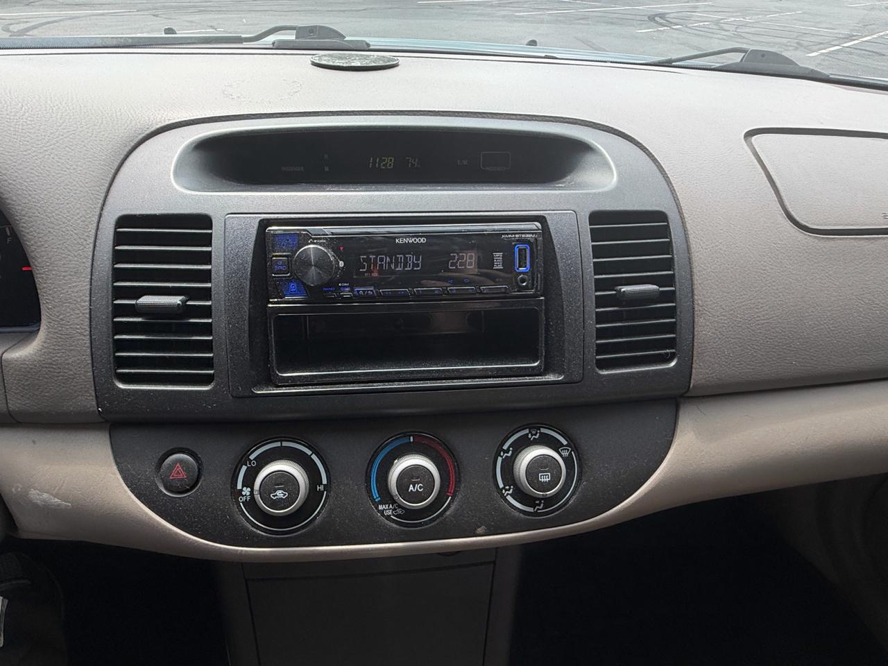 Toyota Camry 4dr Sedan LE 2006