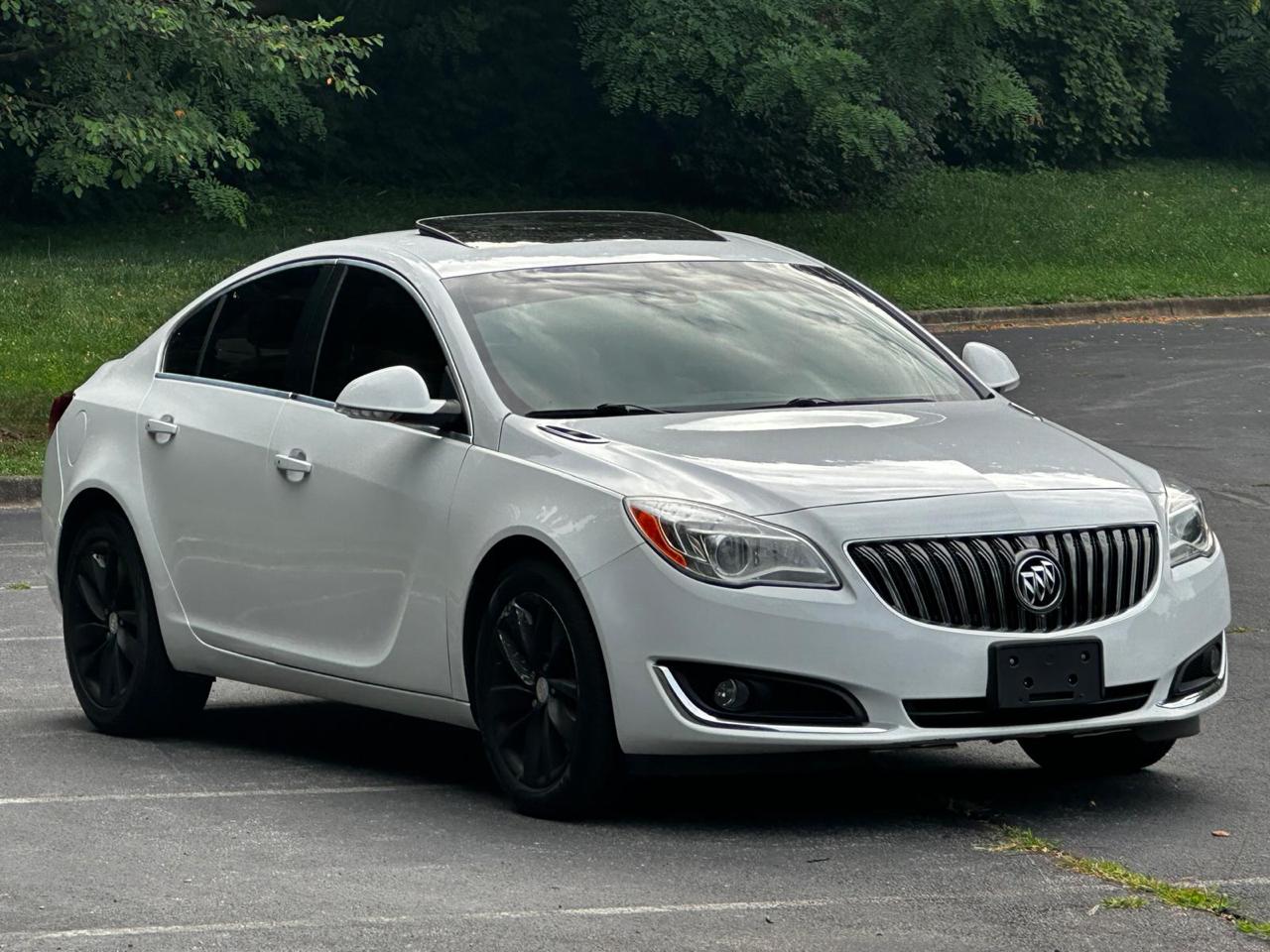 Buick Regal 4dr Sdn Premium II FWD 2016