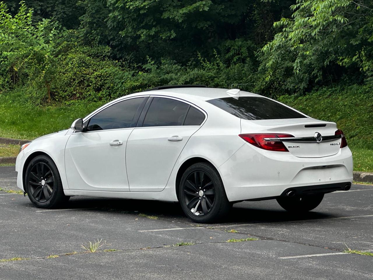 Buick Regal 4dr Sdn Premium II FWD 2016
