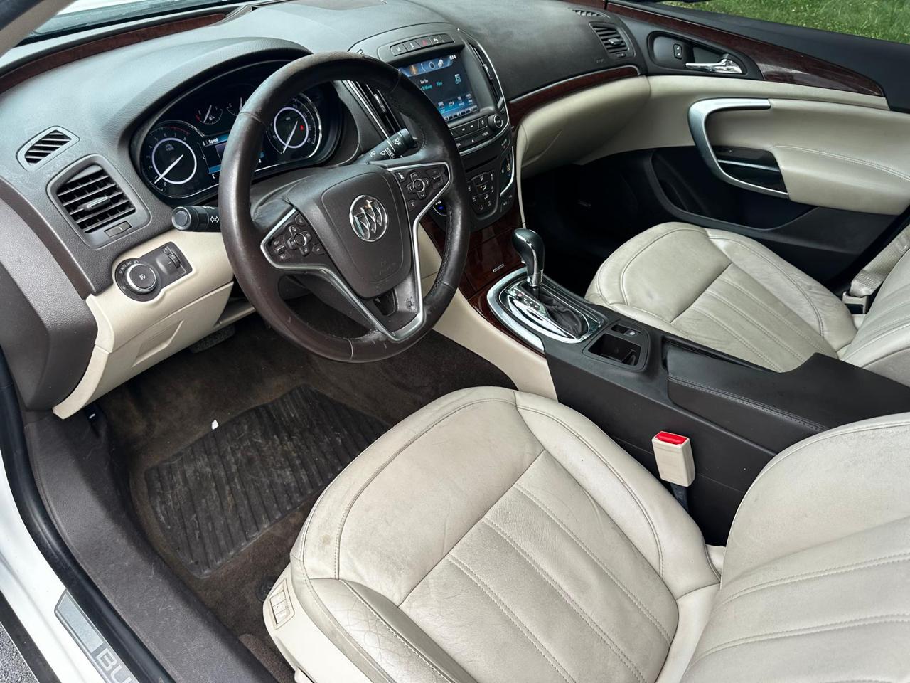Buick Regal 4dr Sdn Premium II FWD 2016