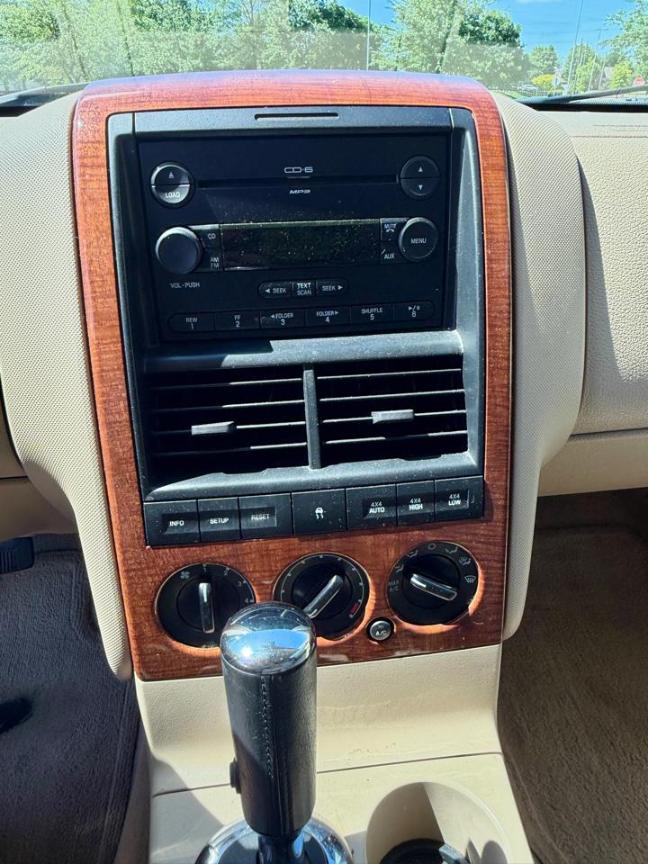 Ford Explorer 4dr 114" WB 4.0L Eddie Bauer 4WD 2006