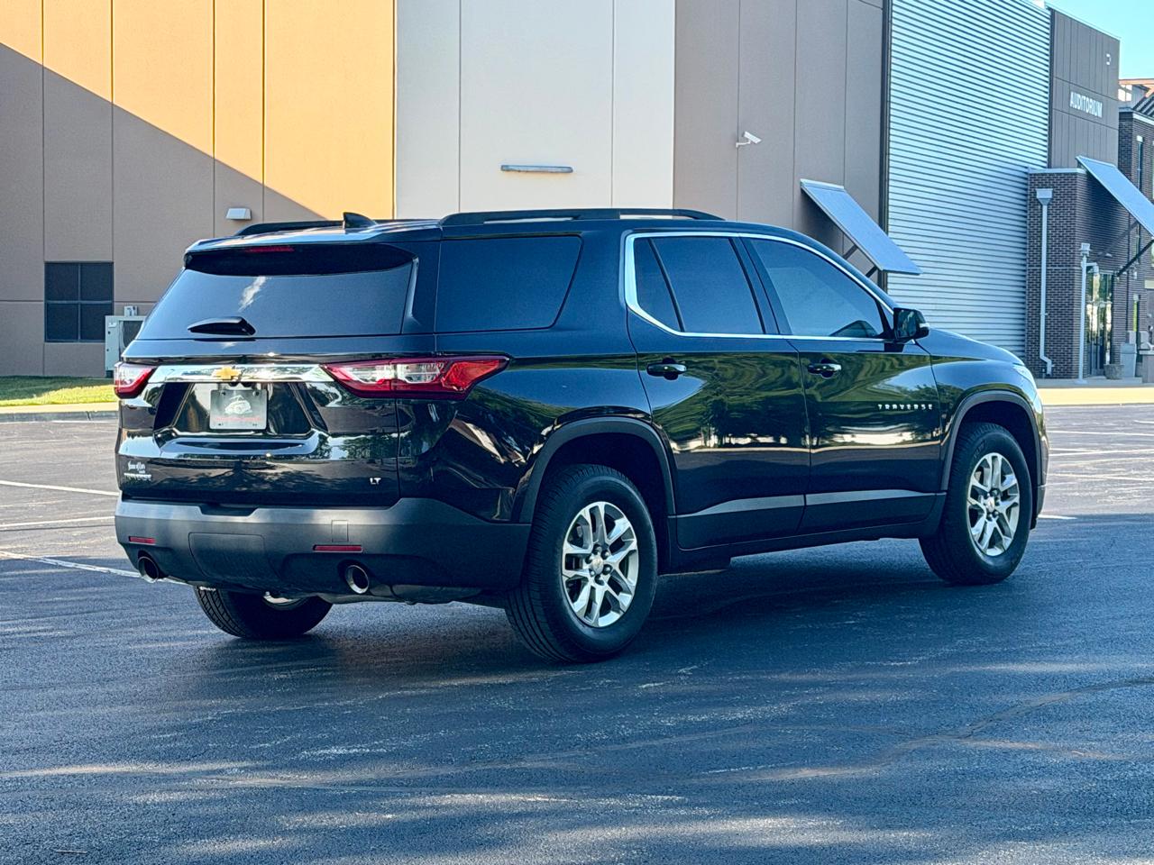 Chevrolet Traverse FWD 4dr LT Cloth w/1LT 2021