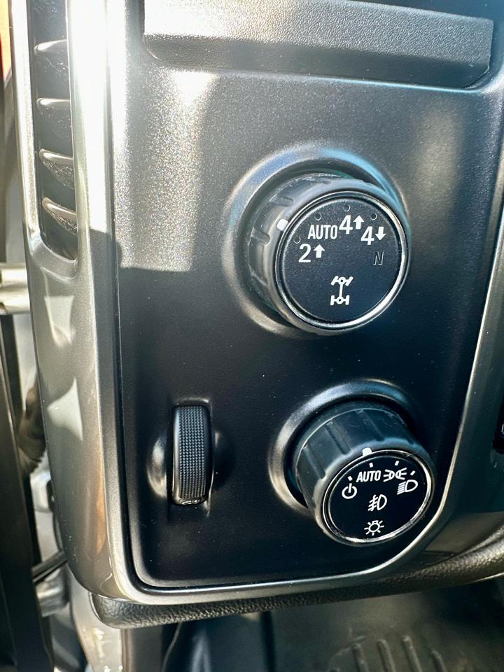 Chevrolet Silverado 1500 4WD Crew Cab 143.5" LTZ w/1LZ 2018